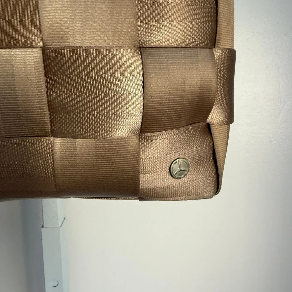Harveys seatbelt bag